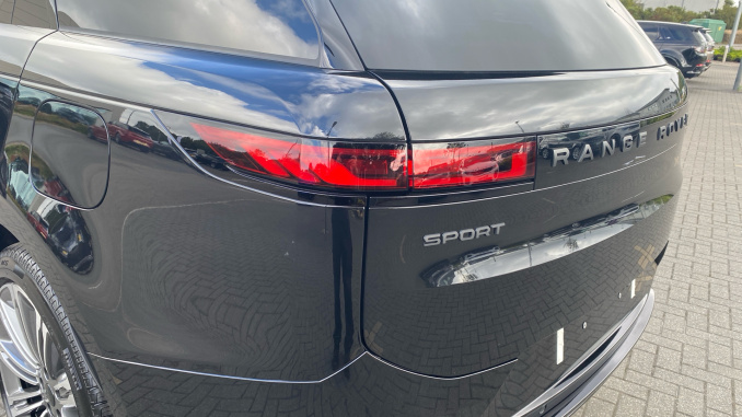 Land Rover Range Rover Sport 3.0 P460e Autobiography 5dr Auto Estate - Image 19